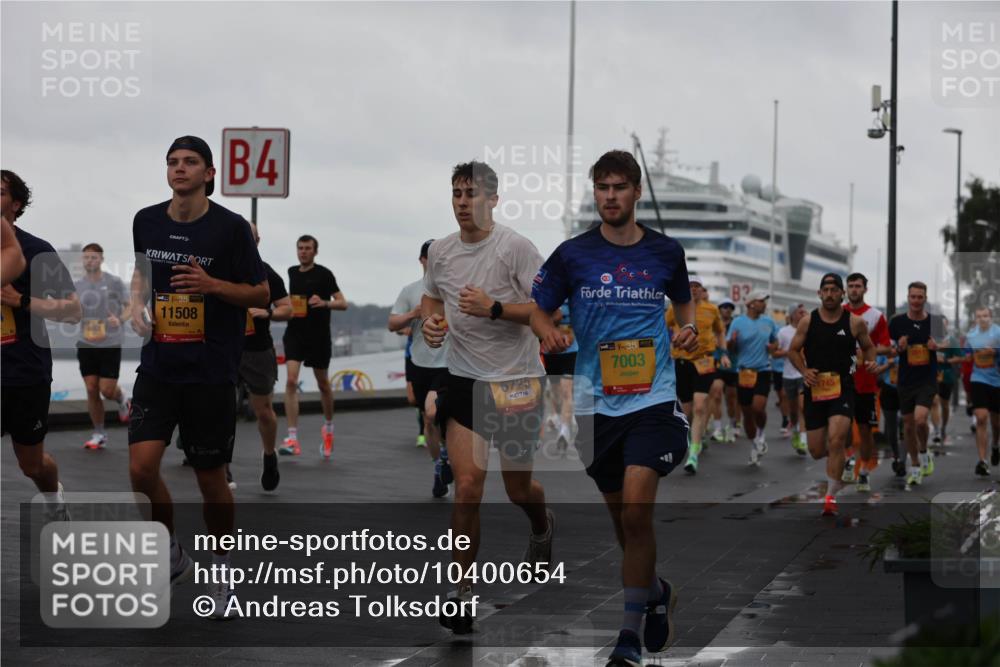 13.09.2026 - Kiel Lauf Andreas Tolksdorf http://msf.ph/oto/10400654 13.09.2026 10:58:26 Kiellinie 38, 11508, 4, 6725, 38, 7003, 745 meine-sportfotos.de
