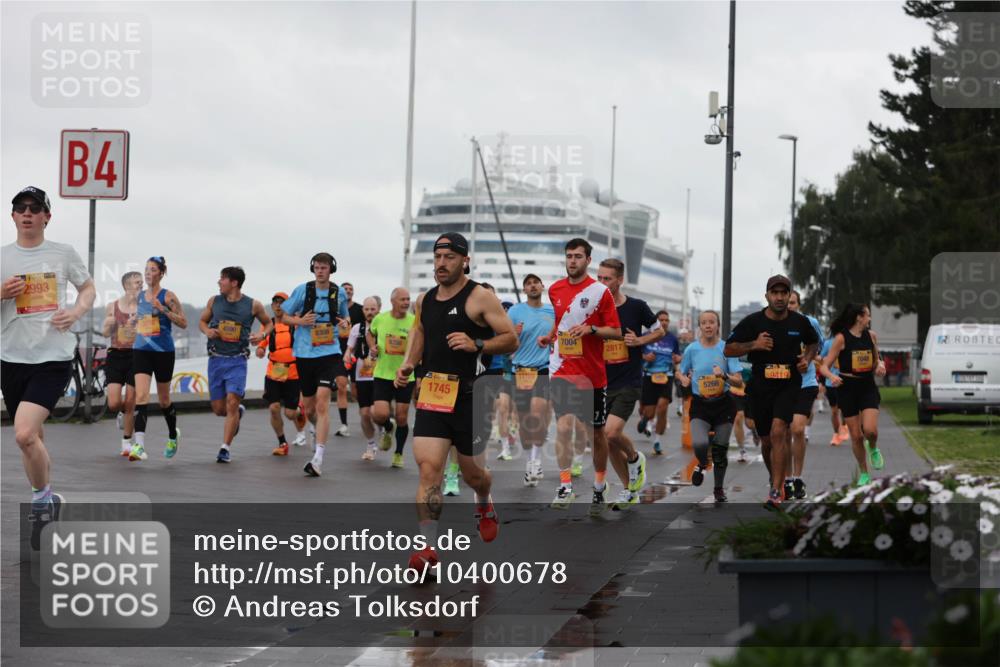 13.09.2026 - Kiel Lauf Andreas Tolksdorf http://msf.ph/oto/10400678 13.09.2026 10:58:28 Kiellinie 1, 39, 2993, 4, 4590, 8308, 11109, 1745, 7004, 2817, 9419, 5266 meine-sportfotos.de