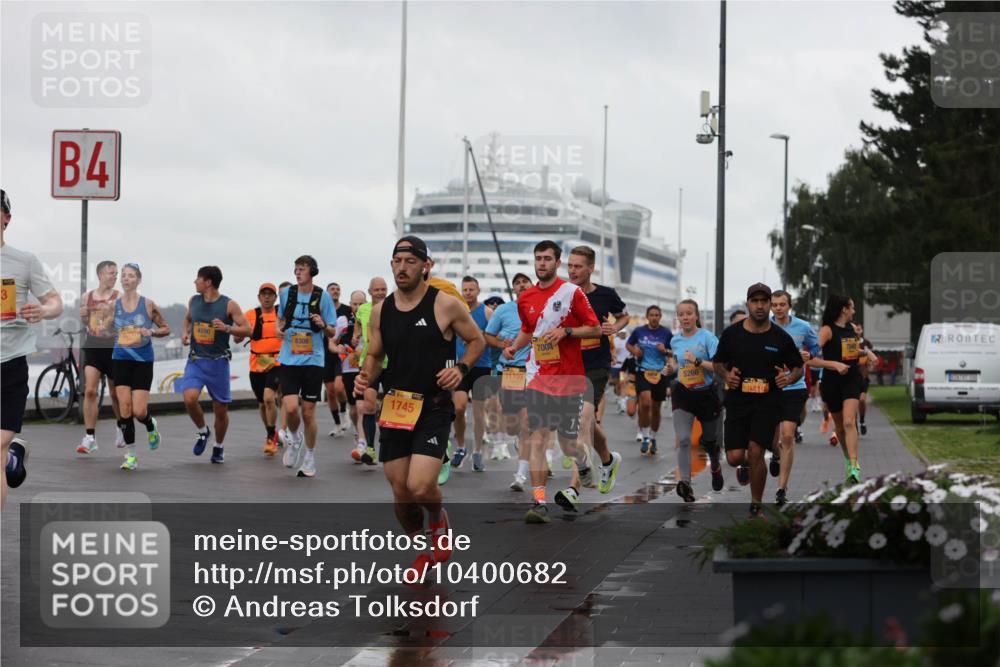 13.09.2026 - Kiel Lauf Andreas Tolksdorf http://msf.ph/oto/10400682 13.09.2026 10:58:28 Kiellinie 3, 4, 8308, 1745, 11109, 7004, 5266 meine-sportfotos.de