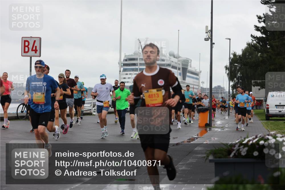 13.09.2026 - Kiel Lauf Andreas Tolksdorf http://msf.ph/oto/10400871 13.09.2026 10:58:38 Kiellinie 4, 72, 9, 1465, 4813, 100 meine-sportfotos.de