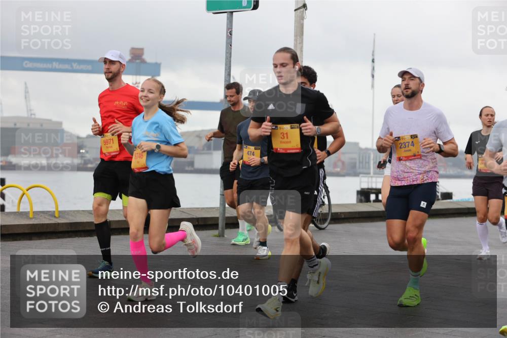 13.09.2026 - Kiel Lauf Andreas Tolksdorf http://msf.ph/oto/10401005 13.09.2026 10:58:49 Kiellinie 11, 35, 5971, 6746, 474, 39, 31, 2374 meine-sportfotos.de
