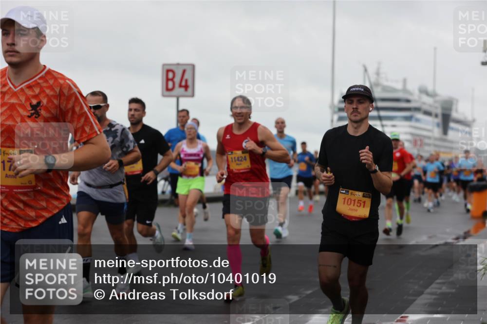 13.09.2026 - Kiel Lauf Andreas Tolksdorf http://msf.ph/oto/10401019 13.09.2026 10:58:51 Kiellinie 39, 17, 4, 11424, 38, 10151 meine-sportfotos.de