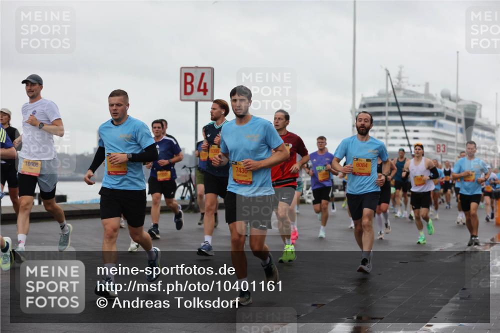13.09.2026 - Kiel Lauf Andreas Tolksdorf http://msf.ph/oto/10401161 13.09.2026 10:59:00 Kiellinie 10605, 4, 6395, 7436, 6084, 3 meine-sportfotos.de