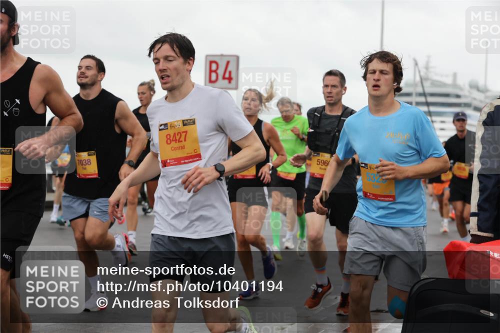13.09.2026 - Kiel Lauf Andreas Tolksdorf http://msf.ph/oto/10401194 13.09.2026 10:59:17 Kiellinie 7038, 38, 8427, 4, 596, 532 meine-sportfotos.de