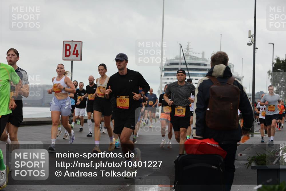 13.09.2026 - Kiel Lauf Andreas Tolksdorf http://msf.ph/oto/10401227 13.09.2026 10:59:19 Kiellinie 4, 39, 9836, 4991, 8872, 11922 meine-sportfotos.de