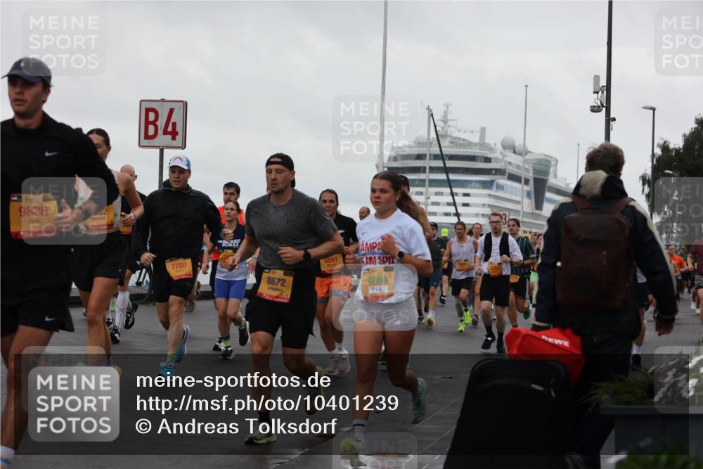 13.09.2026 - Kiel Lauf Andreas Tolksdorf http://msf.ph/oto/10401239 13.09.2026 10:59:20 Kiellinie 10, 9836, 52, 4, 7780, 8872, 4991, 7804 meine-sportfotos.de