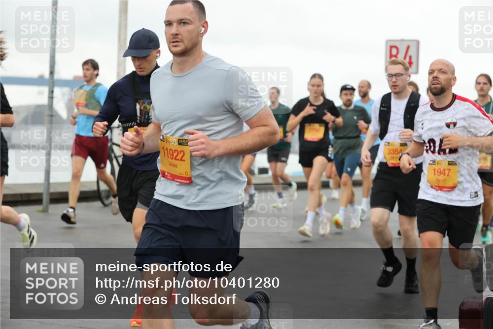 13.09.2026 - Kiel Lauf Andreas Tolksdorf http://msf.ph/oto/10401280 13.09.2026 10:59:24 Kiellinie 38, 11922, 3354, 39, 1947 meine-sportfotos.de