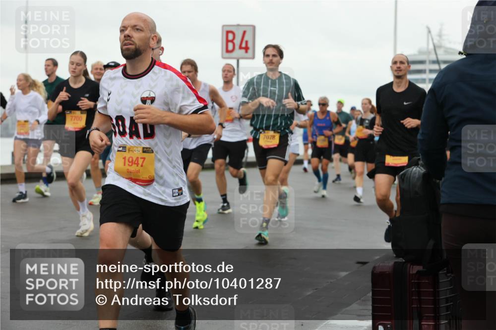 13.09.2026 - Kiel Lauf Andreas Tolksdorf http://msf.ph/oto/10401287 13.09.2026 10:59:25 Kiellinie 7700, 38, 1947, 4, 7078 meine-sportfotos.de