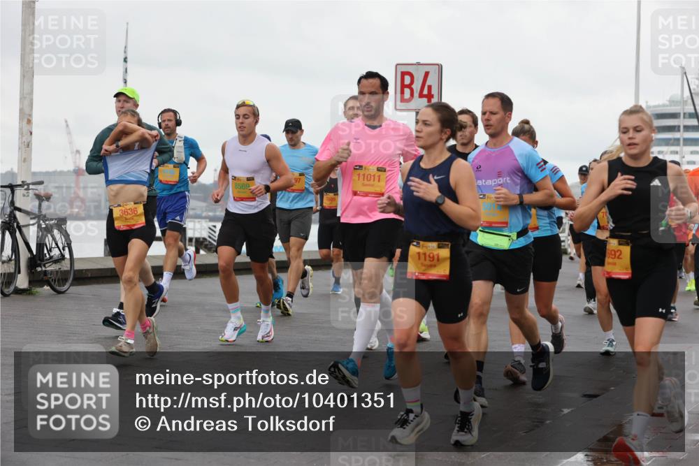 13.09.2026 - Kiel Lauf Andreas Tolksdorf http://msf.ph/oto/10401351 13.09.2026 10:59:30 Kiellinie 8569, 3636, 97, 1, 38, 4, 11011, 1, 38, 1191, 692 meine-sportfotos.de