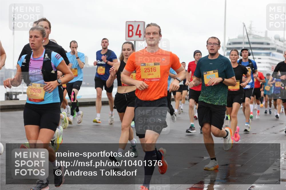 13.09.2026 - Kiel Lauf Andreas Tolksdorf http://msf.ph/oto/10401376 13.09.2026 10:59:31 Kiellinie 4, 48, 2516, 38, 7626 meine-sportfotos.de