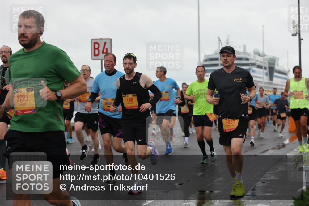 13.09.2026 - Kiel Lauf Andreas Tolksdorf http://msf.ph/oto/10401526 13.09.2026 10:59:40 Kiellinie 38, 3721, 4, 39, 9884, 166, 9631, 10416 meine-sportfotos.de
