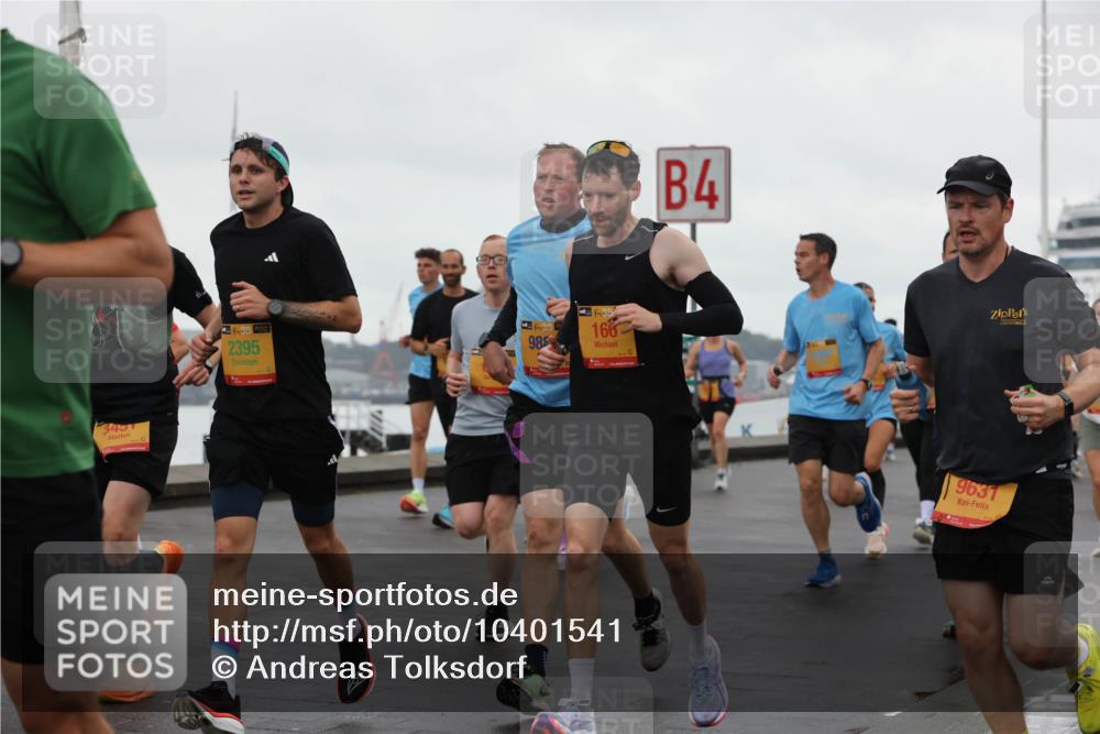 13.09.2026 - Kiel Lauf Andreas Tolksdorf http://msf.ph/oto/10401541 13.09.2026 10:59:41 Kiellinie 345, 38, 38, 2395, 39, 988, 166, 4, 9631 meine-sportfotos.de