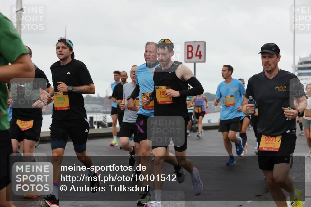13.09.2026 - Kiel Lauf Andreas Tolksdorf http://msf.ph/oto/10401542 13.09.2026 10:59:41 Kiellinie 345, 38, 2395, 38, 16, 4, 9631 meine-sportfotos.de