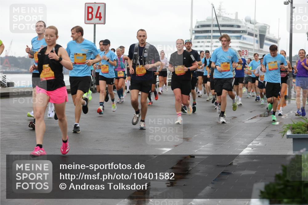 13.09.2026 - Kiel Lauf Andreas Tolksdorf http://msf.ph/oto/10401582 13.09.2026 10:59:54 Kiellinie 102, 4, 5364, 2517, 448, 3043, 3 meine-sportfotos.de