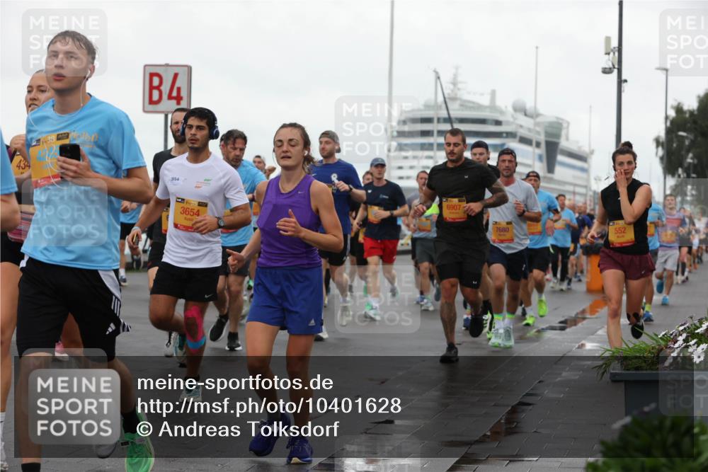 13.09.2026 - Kiel Lauf Andreas Tolksdorf http://msf.ph/oto/10401628 13.09.2026 10:59:58 Kiellinie 4, 354, 39, 3654, 6907, 7680, 552 meine-sportfotos.de