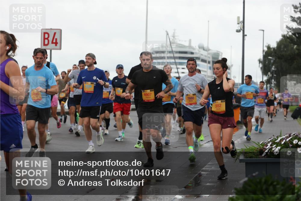 13.09.2026 - Kiel Lauf Andreas Tolksdorf http://msf.ph/oto/10401647 13.09.2026 10:59:59 Kiellinie 4, 3396, 6907, 6217, 7680, 39, 552 meine-sportfotos.de