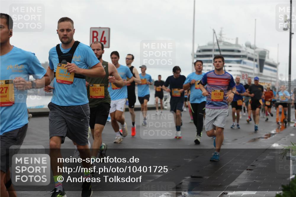 13.09.2026 - Kiel Lauf Andreas Tolksdorf http://msf.ph/oto/10401725 13.09.2026 11:00:04 Kiellinie 967, 27, 4, 5571, 4574, 83 meine-sportfotos.de