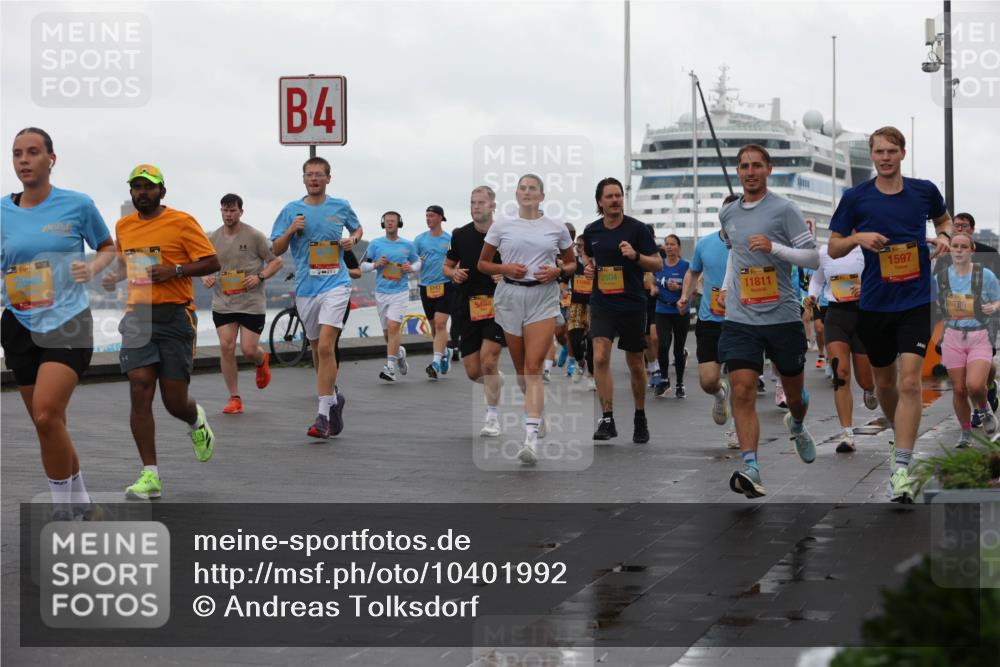 13.09.2026 - Kiel Lauf Andreas Tolksdorf http://msf.ph/oto/10401992 13.09.2026 11:00:42 Kiellinie 5743, 5494, 2504, 1597, 11811, 786 meine-sportfotos.de