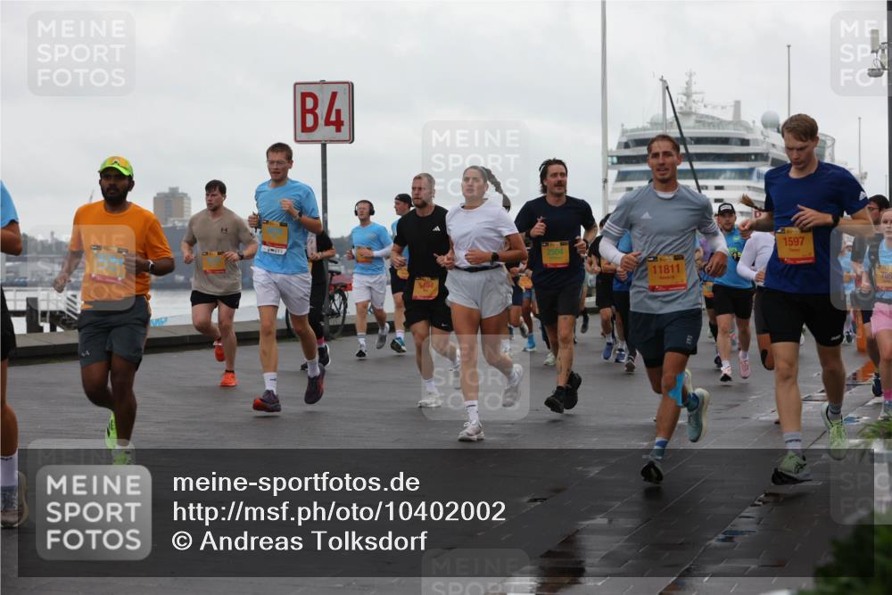 13.09.2026 - Kiel Lauf Andreas Tolksdorf http://msf.ph/oto/10402002 13.09.2026 11:00:43 Kiellinie 4, 1394, 5494, 2504, 11811, 1597, 786 meine-sportfotos.de