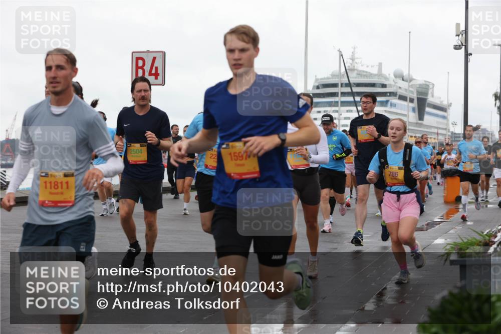 13.09.2026 - Kiel Lauf Andreas Tolksdorf http://msf.ph/oto/10402043 13.09.2026 11:00:44 Kiellinie 11811, 4, 2504, 22, 1597, 39, 786 meine-sportfotos.de