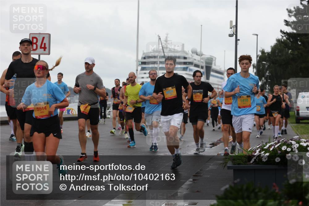 13.09.2026 - Kiel Lauf Andreas Tolksdorf http://msf.ph/oto/10402163 13.09.2026 11:00:51 Kiellinie 84, 11, 39, 5514, 8732, 2318, 1, 38, 1410 meine-sportfotos.de