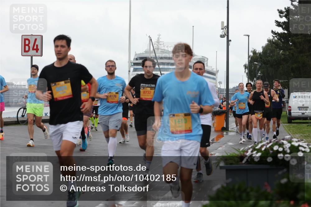 13.09.2026 - Kiel Lauf Andreas Tolksdorf http://msf.ph/oto/10402185 13.09.2026 11:00:53 Kiellinie 4, 4176, 8732, 1410, 300 meine-sportfotos.de