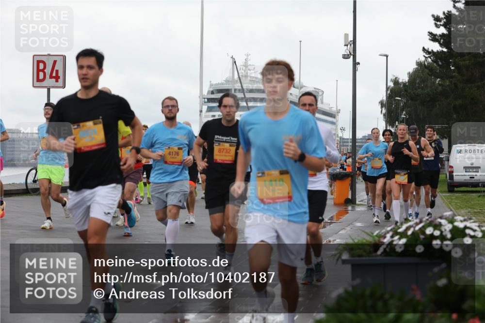 13.09.2026 - Kiel Lauf Andreas Tolksdorf http://msf.ph/oto/10402187 13.09.2026 11:00:53 Kiellinie 4, 4176, 8732, 1410, 100, 17131 meine-sportfotos.de