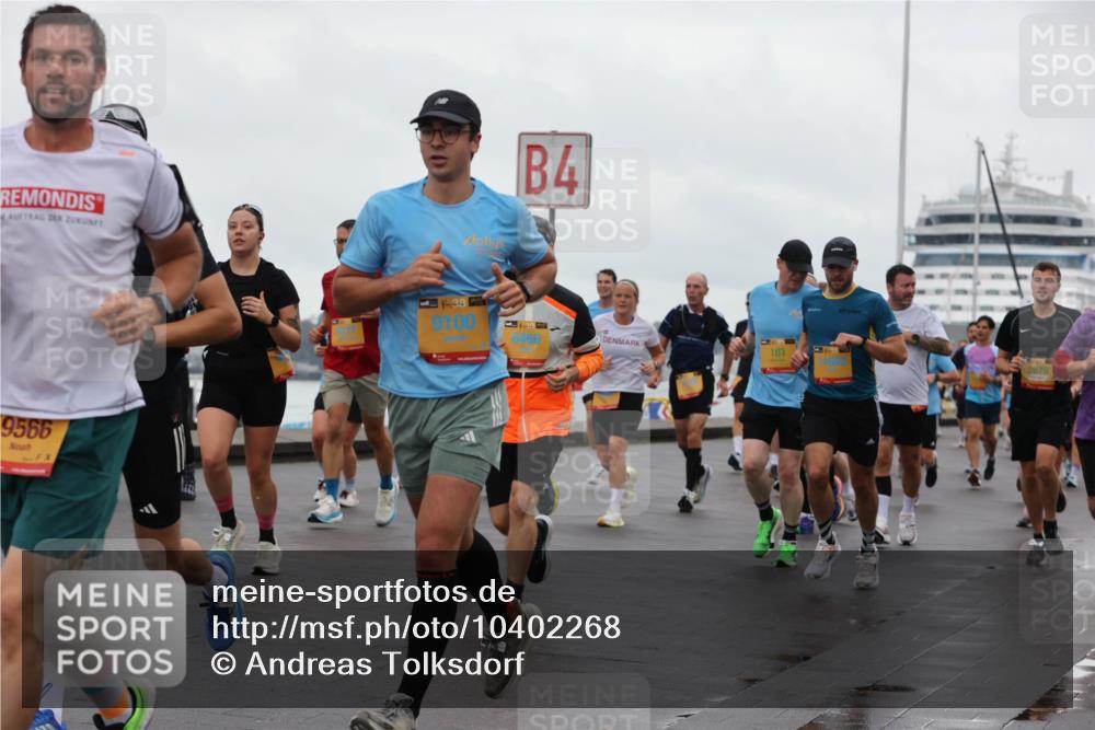 13.09.2026 - Kiel Lauf Andreas Tolksdorf http://msf.ph/oto/10402268 13.09.2026 11:01:09 Kiellinie 9566, 38, 9100, 4, 39, 6466, 161, 1692, 2679 meine-sportfotos.de
