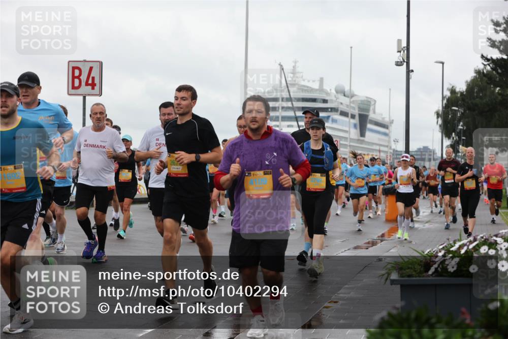 13.09.2026 - Kiel Lauf Andreas Tolksdorf http://msf.ph/oto/10402294 13.09.2026 11:01:10 Kiellinie 38, 11692, 4, 267, 38, 109 meine-sportfotos.de