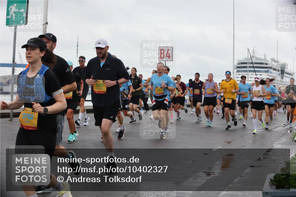 13.09.2026 - Kiel Lauf Andreas Tolksdorf http://msf.ph/oto/10402327 13.09.2026 11:01:14 Kiellinie 38, 3792, 39, 5707, 4 meine-sportfotos.de