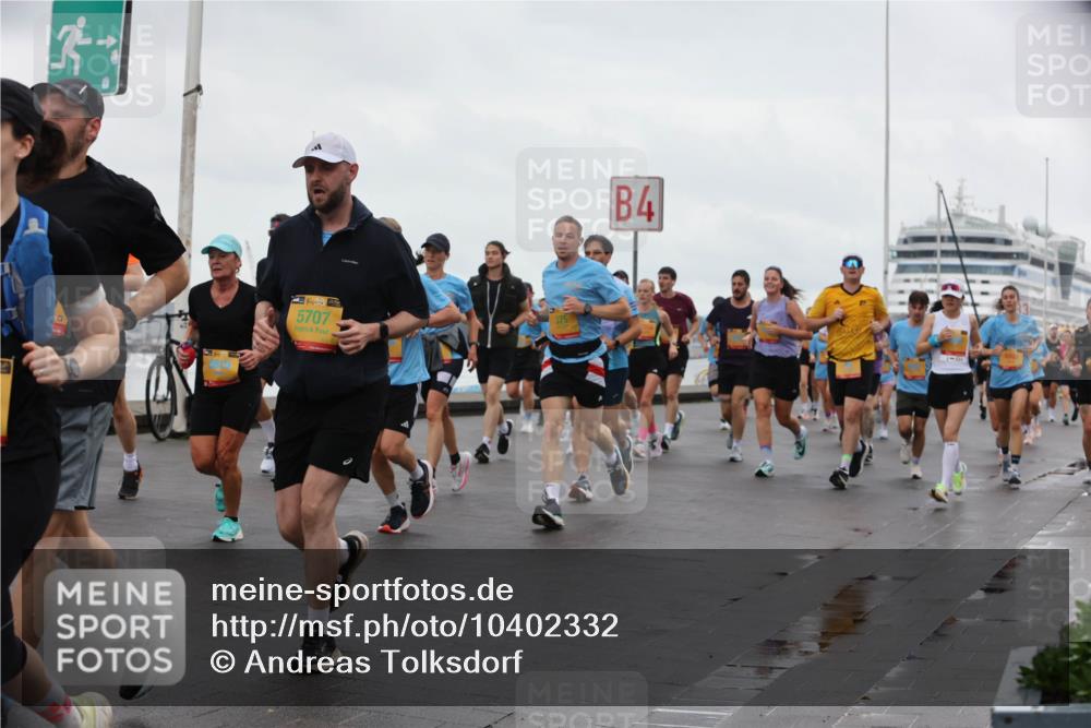 13.09.2026 - Kiel Lauf Andreas Tolksdorf http://msf.ph/oto/10402332 13.09.2026 11:01:14 Kiellinie 5707, 4 meine-sportfotos.de