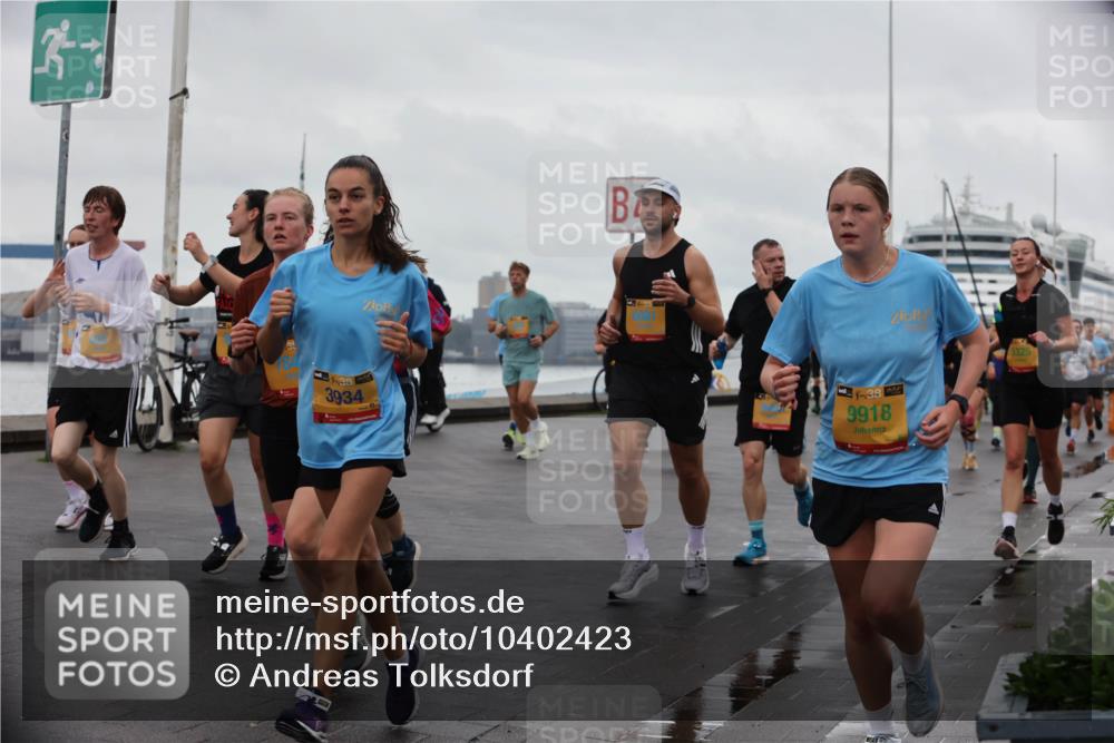 13.09.2026 - Kiel Lauf Andreas Tolksdorf http://msf.ph/oto/10402423 13.09.2026 11:01:25 Kiellinie 138, 3934, 38, 9918, 5325 meine-sportfotos.de
