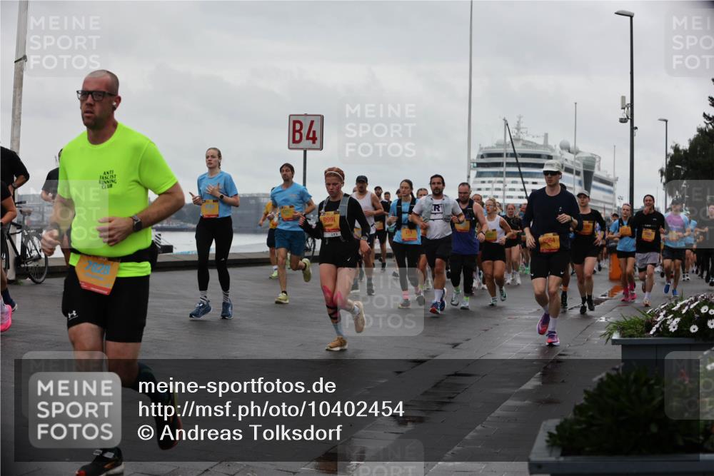 13.09.2026 - Kiel Lauf Andreas Tolksdorf http://msf.ph/oto/10402454 13.09.2026 11:01:29 Kiellinie 4, 9991, 9964 meine-sportfotos.de