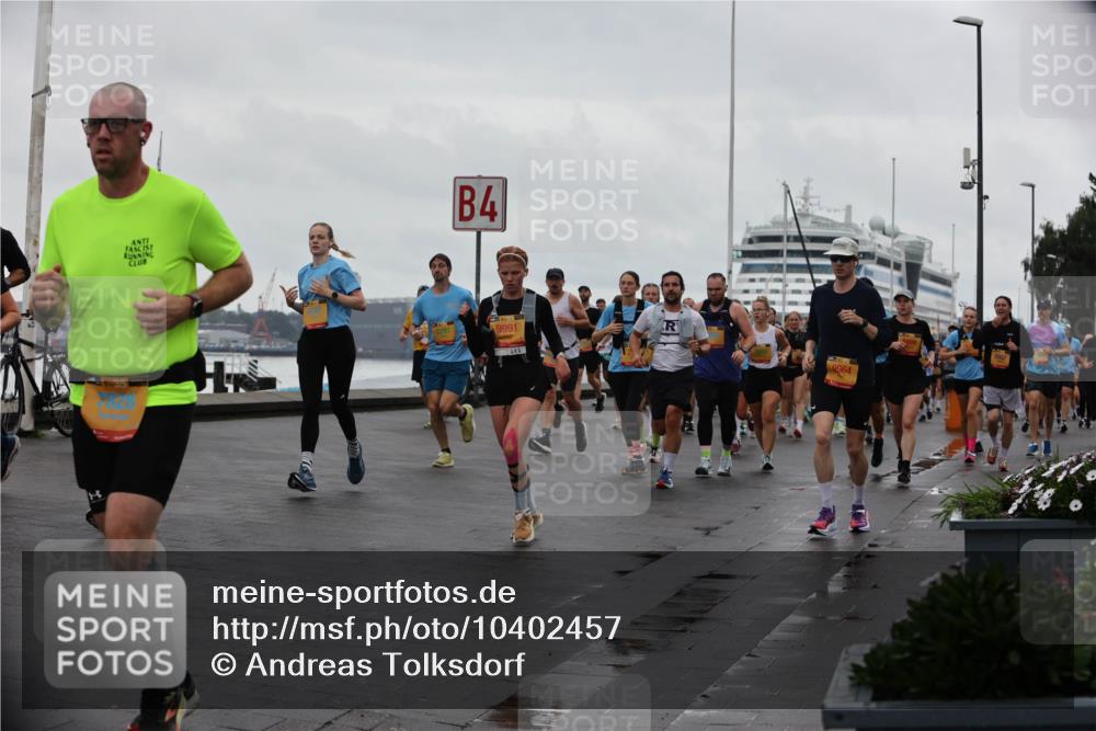13.09.2026 - Kiel Lauf Andreas Tolksdorf http://msf.ph/oto/10402457 13.09.2026 11:01:29 Kiellinie 4, 3, 9991, 9964 meine-sportfotos.de