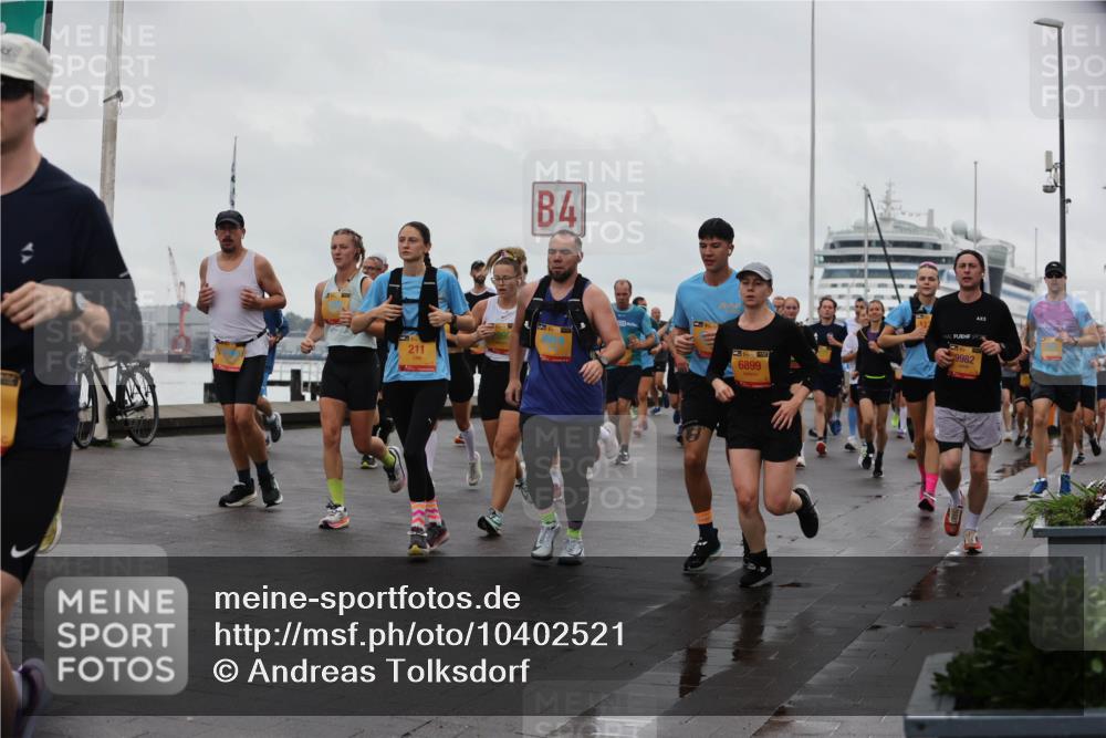 13.09.2026 - Kiel Lauf Andreas Tolksdorf http://msf.ph/oto/10402521 13.09.2026 11:01:32 Kiellinie 211, 4, 6899, 9982 meine-sportfotos.de