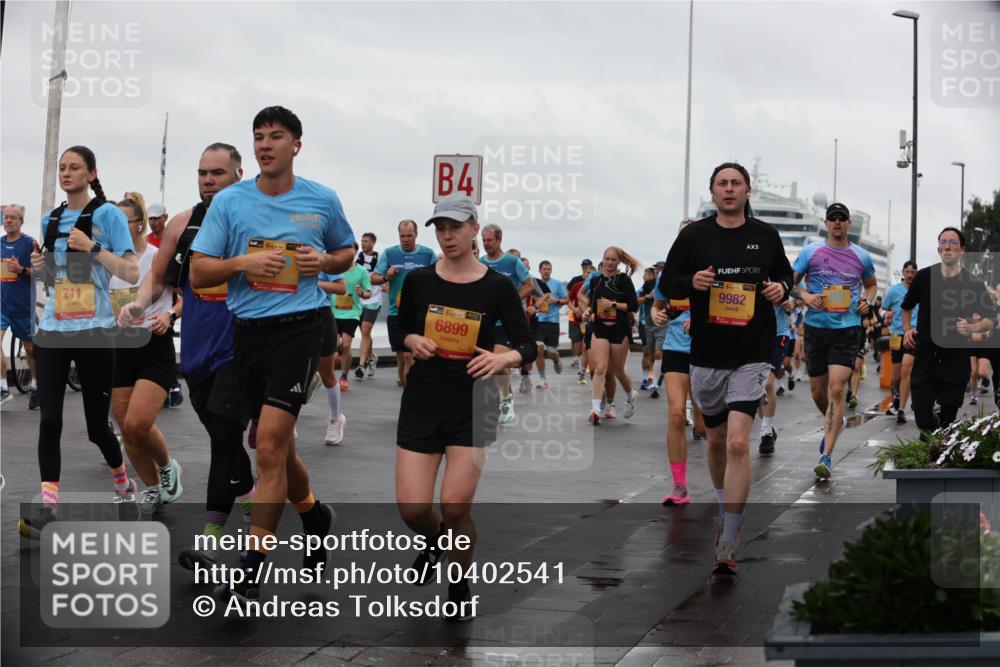13.09.2026 - Kiel Lauf Andreas Tolksdorf http://msf.ph/oto/10402541 13.09.2026 11:01:33 Kiellinie 211, 39, 2090, 14, 39, 4, 39, 6899, 9982 meine-sportfotos.de