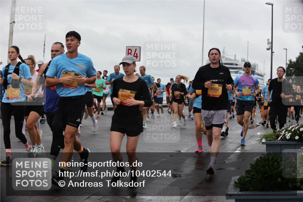 13.09.2026 - Kiel Lauf Andreas Tolksdorf http://msf.ph/oto/10402544 13.09.2026 11:01:33 Kiellinie 211, 2090, 38, 22, 4, 4, 39, 6890, 5, 39223, 9982 meine-sportfotos.de