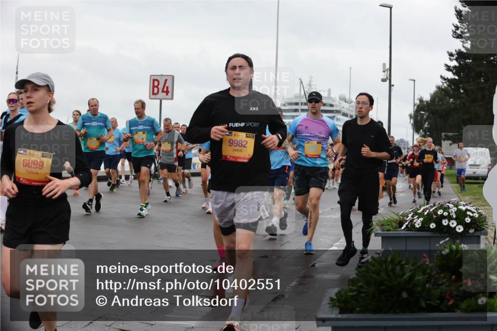 13.09.2026 - Kiel Lauf Andreas Tolksdorf http://msf.ph/oto/10402551 13.09.2026 11:01:34 Kiellinie 38, 6899, 4, 5, 39, 9982 meine-sportfotos.de