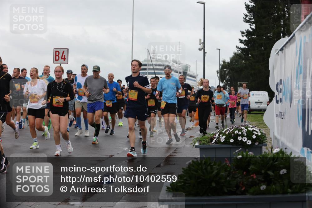 13.09.2026 - Kiel Lauf Andreas Tolksdorf http://msf.ph/oto/10402559 13.09.2026 11:01:36 Kiellinie 257, 4, 4727, 3193, 4810 meine-sportfotos.de
