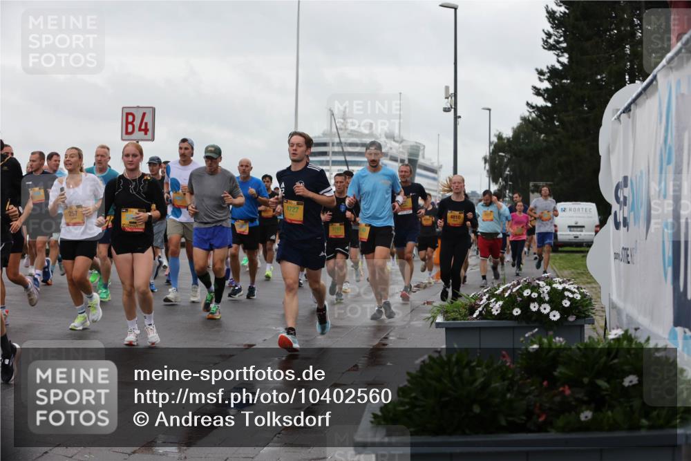 13.09.2026 - Kiel Lauf Andreas Tolksdorf http://msf.ph/oto/10402560 13.09.2026 11:01:36 Kiellinie 257, 4, 4727, 3193, 4810 meine-sportfotos.de