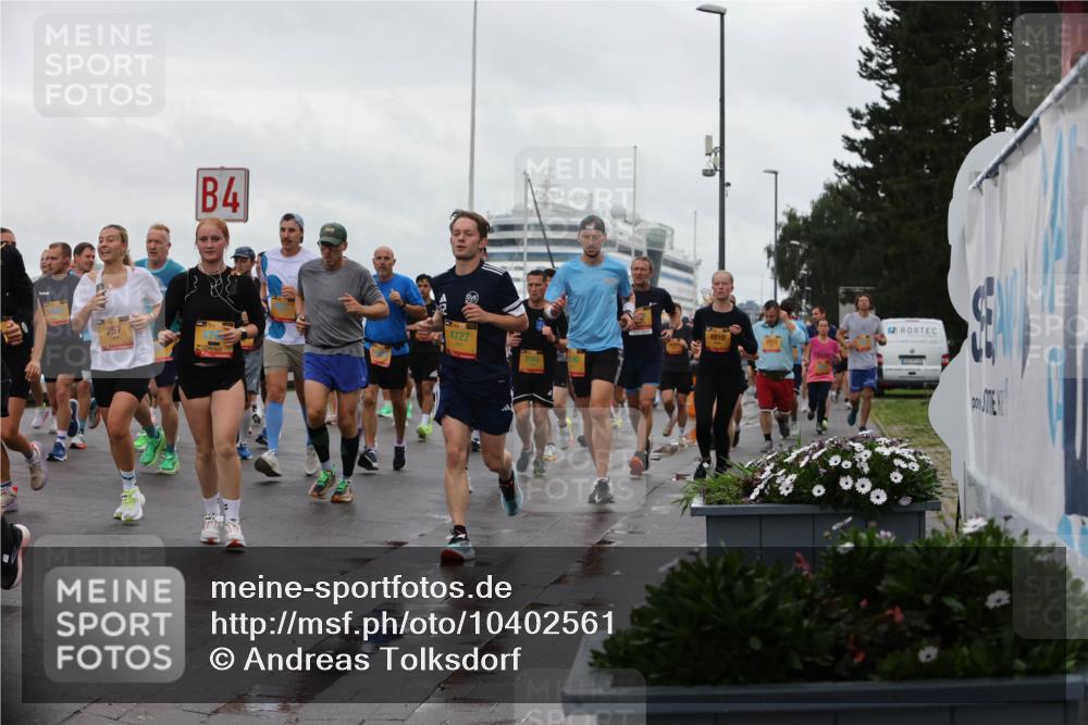 13.09.2026 - Kiel Lauf Andreas Tolksdorf http://msf.ph/oto/10402561 13.09.2026 11:01:36 Kiellinie 257, 4, 4727, 3193, 4810 meine-sportfotos.de