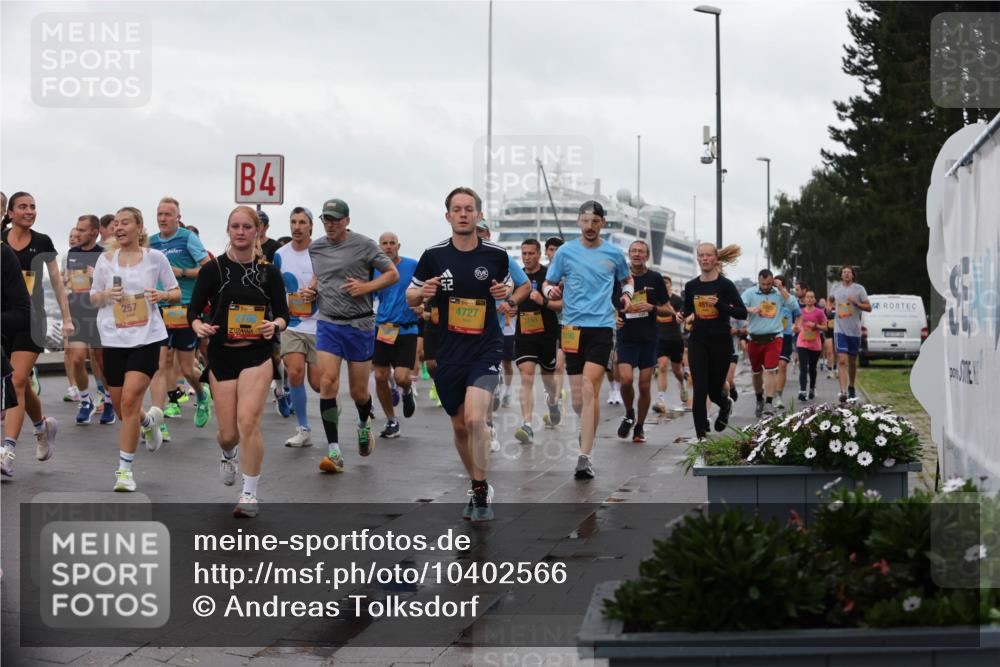 13.09.2026 - Kiel Lauf Andreas Tolksdorf http://msf.ph/oto/10402566 13.09.2026 11:01:36 Kiellinie 257, 4, 4727, 4816 meine-sportfotos.de