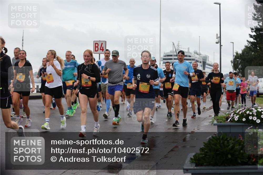 13.09.2026 - Kiel Lauf Andreas Tolksdorf http://msf.ph/oto/10402572 13.09.2026 11:01:36 Kiellinie 4, 4810, 12, 3193, 4727 meine-sportfotos.de