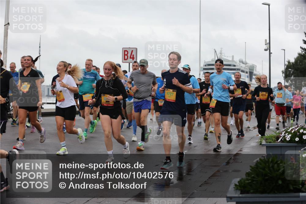 13.09.2026 - Kiel Lauf Andreas Tolksdorf http://msf.ph/oto/10402576 13.09.2026 11:01:37 Kiellinie 257, 4, 4727, 4810 meine-sportfotos.de