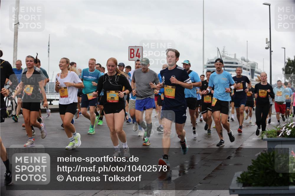 13.09.2026 - Kiel Lauf Andreas Tolksdorf http://msf.ph/oto/10402578 13.09.2026 11:01:37 Kiellinie 257, 4, 4727, 3193, 4810 meine-sportfotos.de