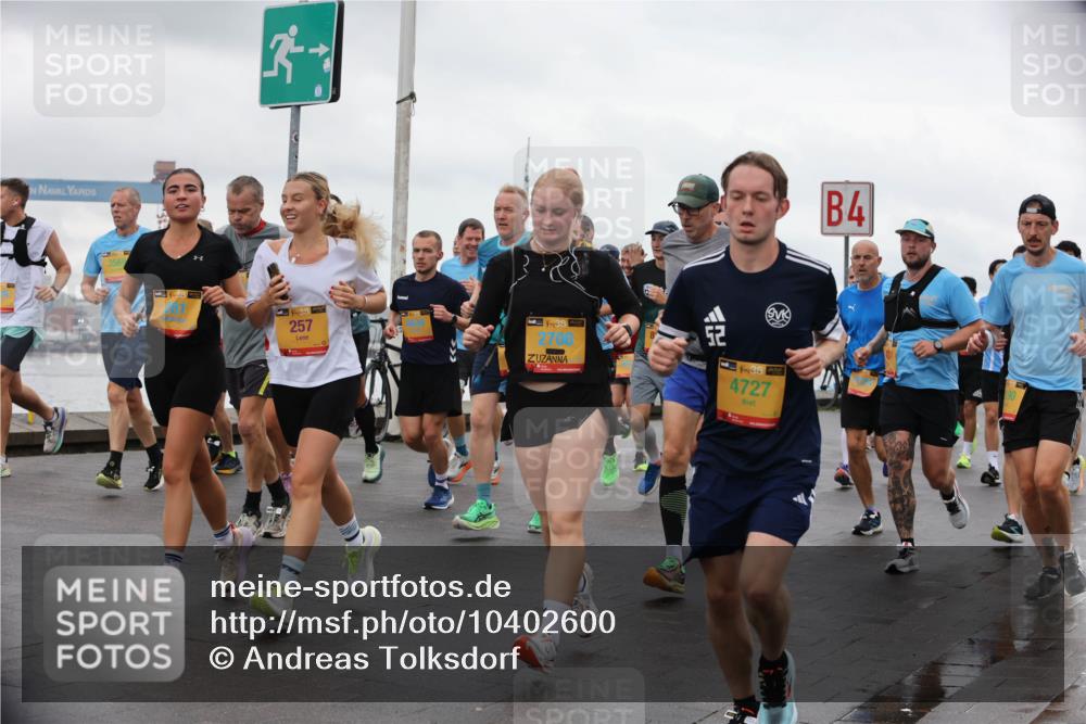 13.09.2026 - Kiel Lauf Andreas Tolksdorf http://msf.ph/oto/10402600 13.09.2026 11:01:38 Kiellinie 11, 38, 257, 381, 2706, 52, 1, 38, 4727, 4 meine-sportfotos.de