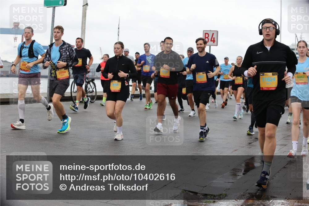 13.09.2026 - Kiel Lauf Andreas Tolksdorf http://msf.ph/oto/10402616 13.09.2026 11:01:47 Kiellinie 38, 610, 5558, 84, 4113, 11624, 39, 6047 meine-sportfotos.de