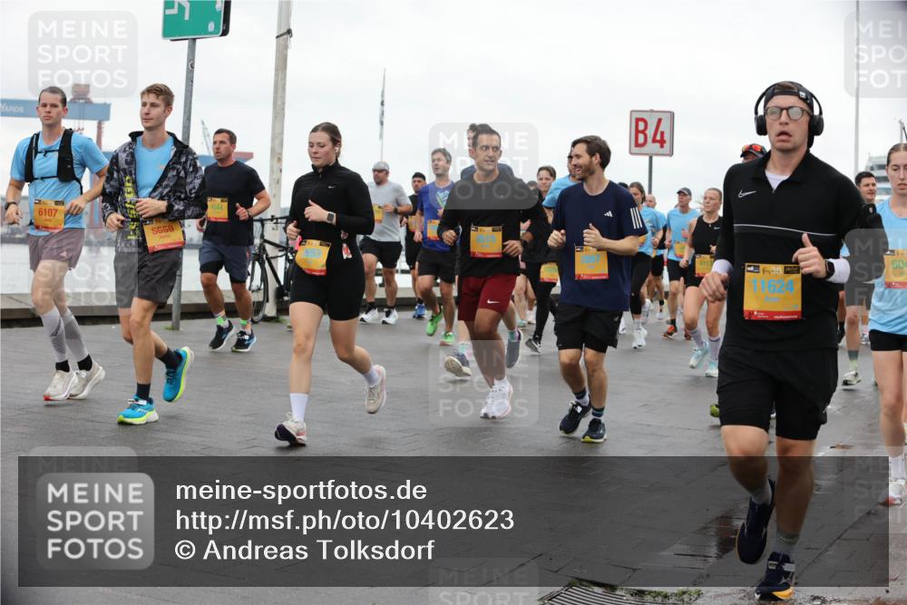 13.09.2026 - Kiel Lauf Andreas Tolksdorf http://msf.ph/oto/10402623 13.09.2026 11:01:47 Kiellinie 38024, 6107, 5558, 4, 13, 4112, 38, 11624, 604 meine-sportfotos.de