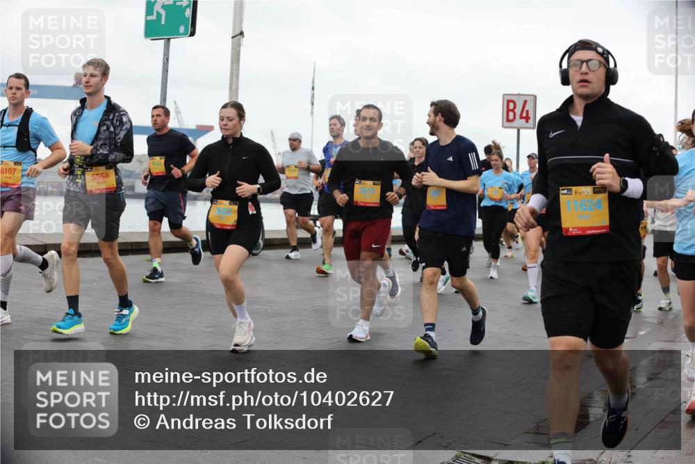 13.09.2026 - Kiel Lauf Andreas Tolksdorf http://msf.ph/oto/10402627 13.09.2026 11:01:48 Kiellinie 6107, 39, 5558, 4544, 3515, 4, 38, 11624 meine-sportfotos.de