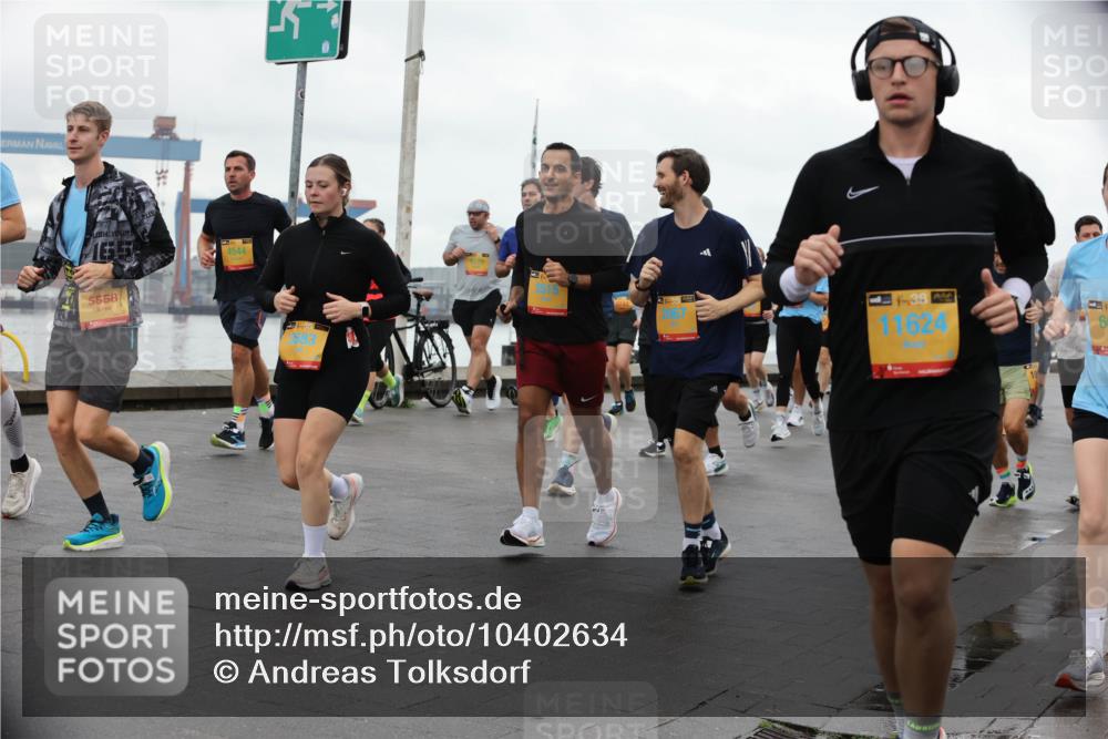 13.09.2026 - Kiel Lauf Andreas Tolksdorf http://msf.ph/oto/10402634 13.09.2026 11:01:48 Kiellinie 38, 4544, 5558, 4, 38, 444, 11624, 6 meine-sportfotos.de